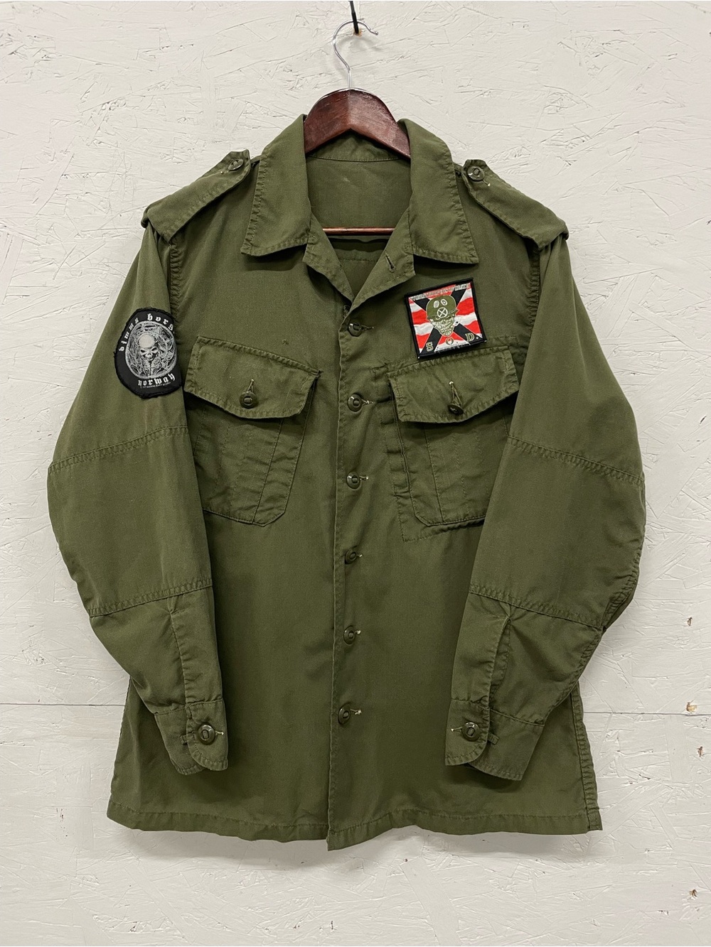 Vintage 1987 Canadian Military MK2 Combat Jacket w/ 90s Metal Patches - Small